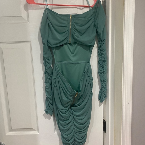 Dress - Picture 3 of 3